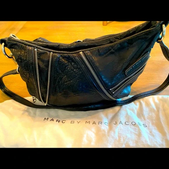 Marc by Marc Jacobs black leather shoulder bag - Picture 1 of 4
